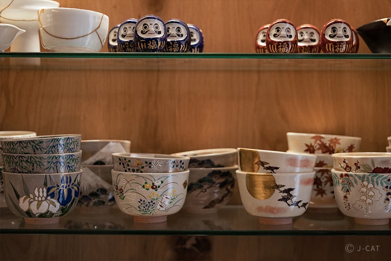 器のプロに学ぶ現代風金継ぎ体験と和食器講座 南青山のギャラリーにて